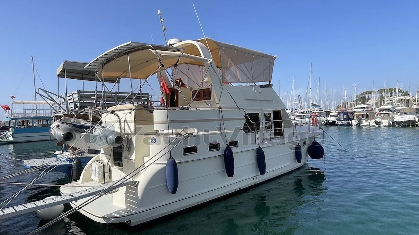 Adagio 44 Sundeck