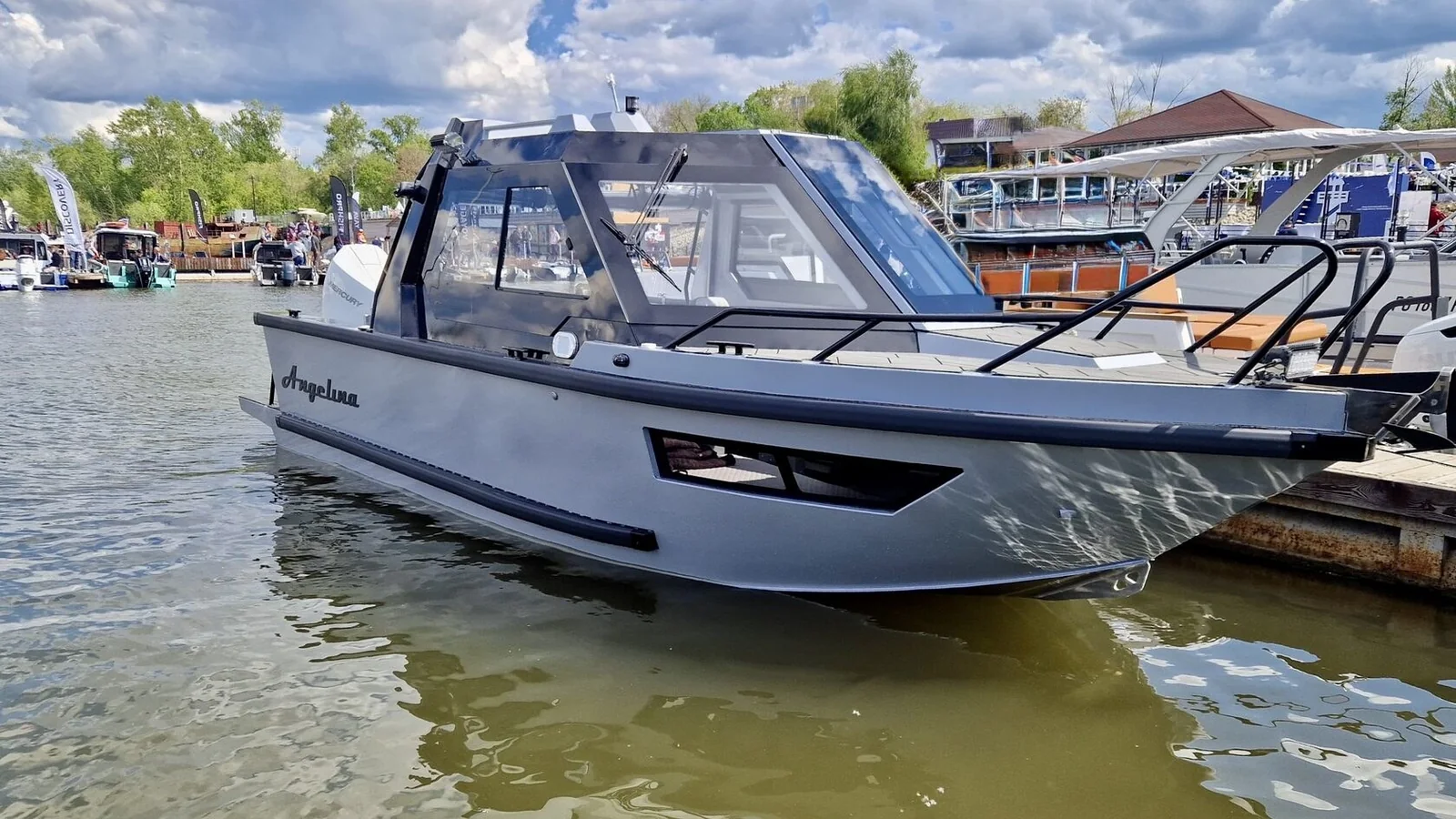 Angelina 770