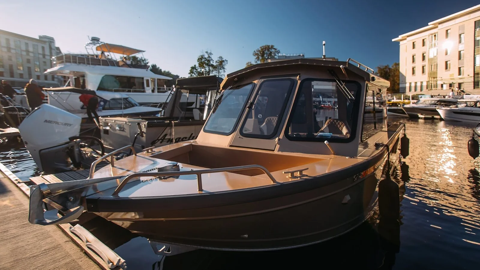 Angelina Alfa Boat 830