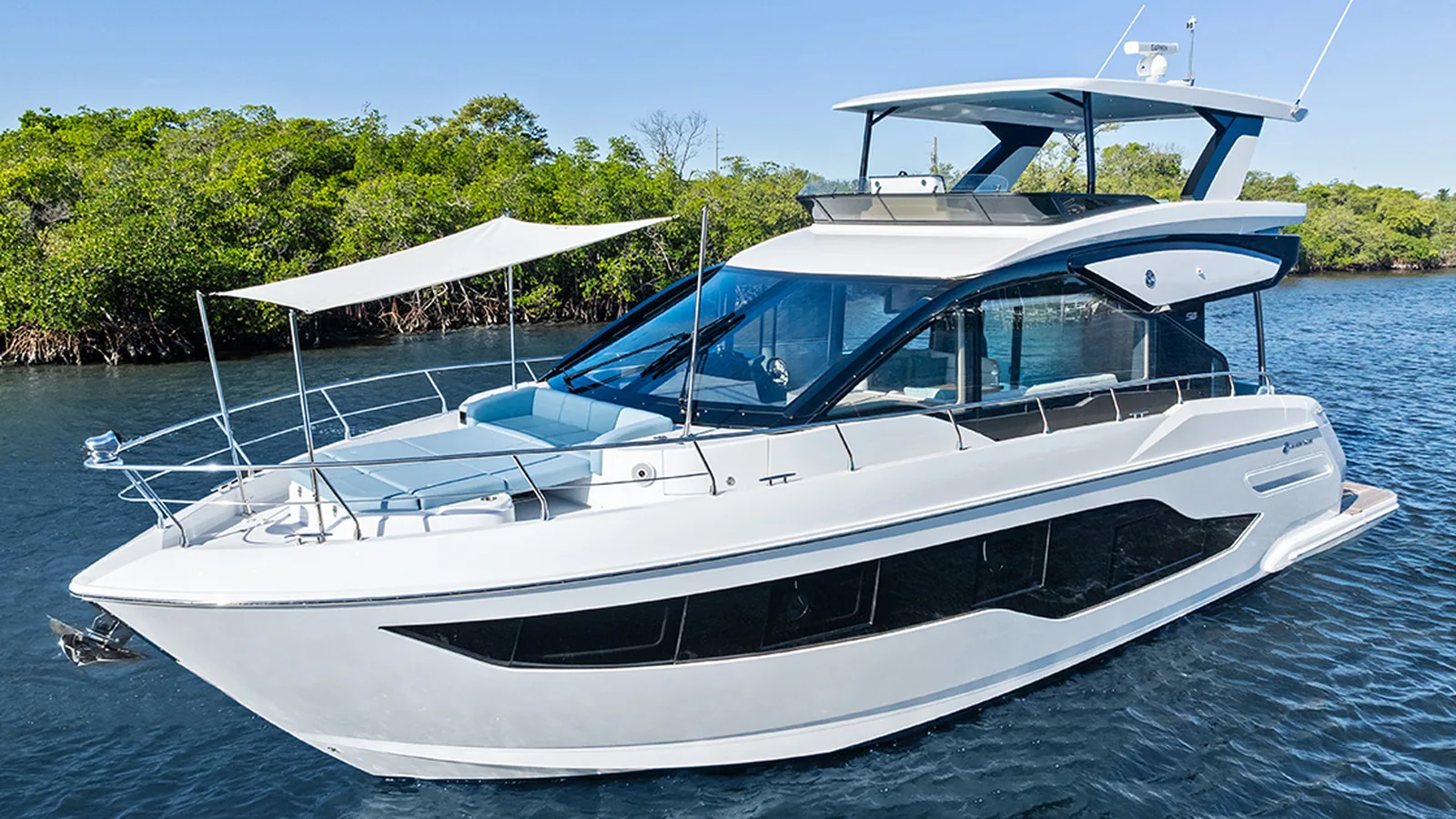 Cruisers Yachts 50 Fly