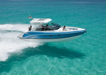 330 Crossover Bowrider