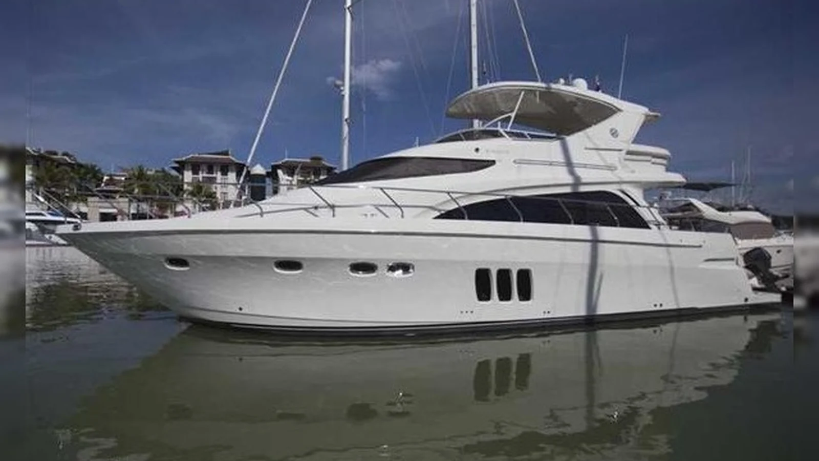 Marquis Yachts 560