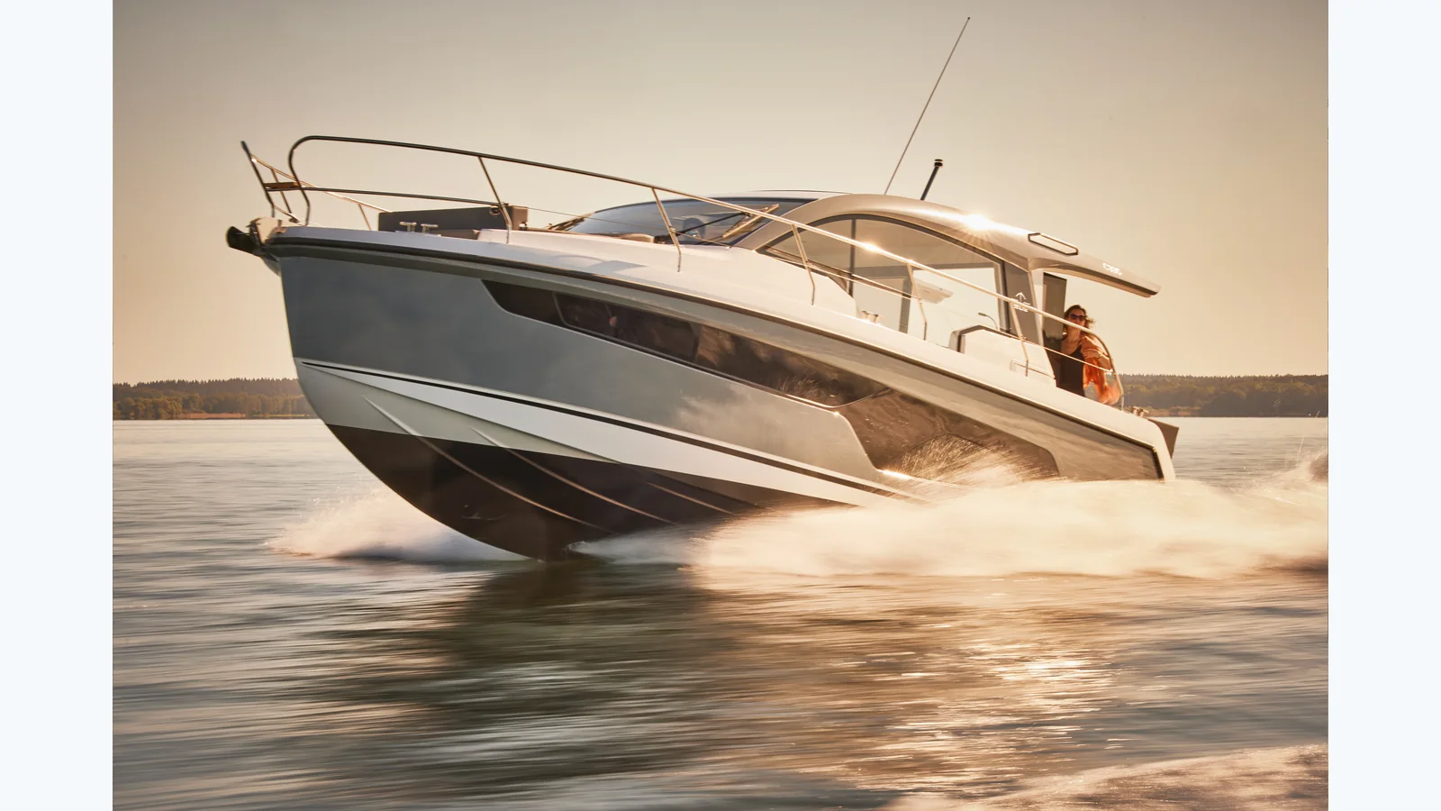 Sealine C335