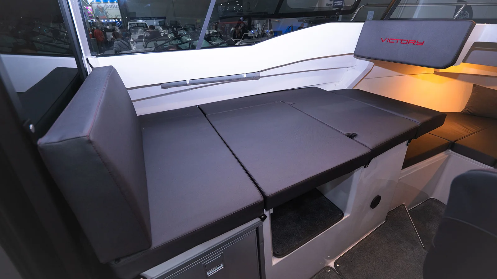 Victory 737 Cabin