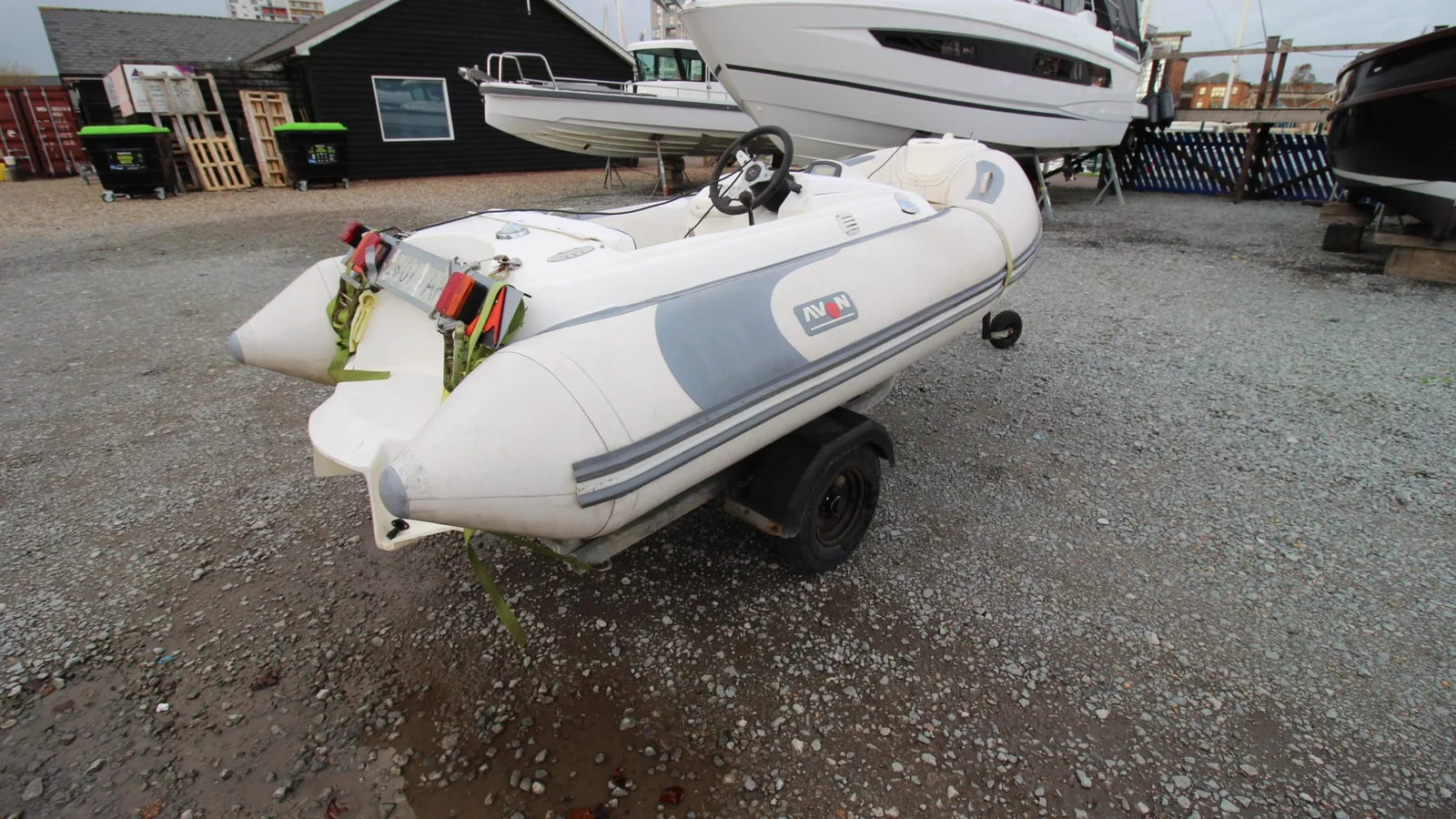 Avon Jet 320