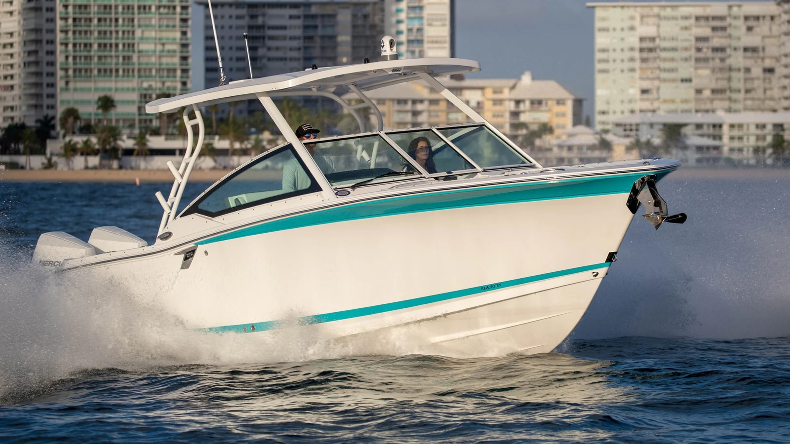 Blackfin 272DC