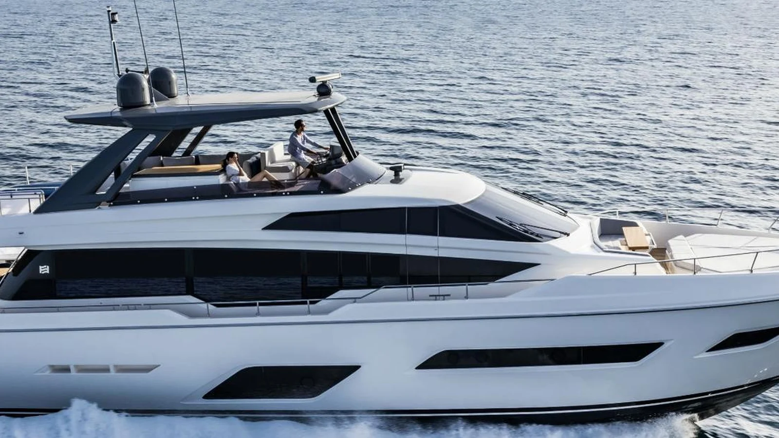 Ferretti 780